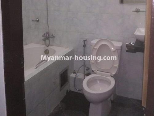ミャンマー不動産 - 賃貸物件 - No.4429 - Nar Nat Taw Serviced Condominium room for rent in Kamaryut! - bathroom