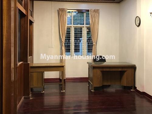 缅甸房地产 - 出租物件 - No.4457 - Landed house with five master bedrooms for rent in Kamaryut! - one room view