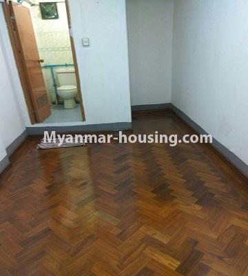 ミャンマー不動産 - 賃貸物件 - No.4465 - An apartment for rent in Bo Moe Street in Sanchaung! - master bedroom