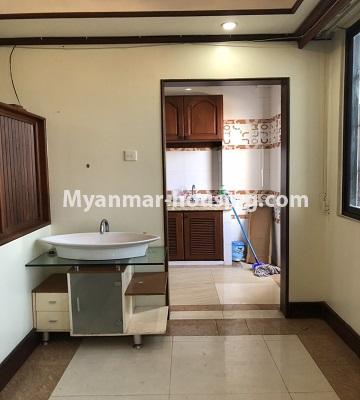 缅甸房地产 - 出租物件 - No.4474 - Decorated condominium room for office or residence or both in Pearl Condo, Bahan! - bathroom 1