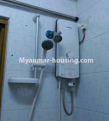 ミャンマー不動産 - 賃貸物件 - No.4487 - Furnished condominium room for rent in Shwe Gon Daing Tower, Bahan! - bathroom
