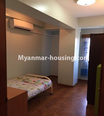 မြန်မာအိမ်ခြံမြေ - ငှားရန် property - No.4487 - ဗဟန်း ရွေှဂုံတိုင်တာဝါတွင် ပရိဘောဂပါသော ကွန်ဒိုခန်း ငှားရန်ရှိသည်။  - master bedroom