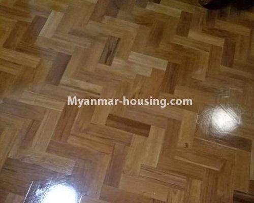 မြန်မာအိမ်ခြံမြေ - ငှားရန် property - No.4489 - သန်လျင် Star City ကွန်ဒိုတွင် အိပ်ခန်းသုံးခန်းပါသည့် အခန်း တစ်ခန်း ငှားရန်ရှိသည်။parquet flooring view