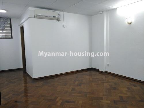 缅甸房地产 - 出租物件 - No.4493 - Two storey landed house for office or residence for rent in Dagon! - upstairs master bedroom