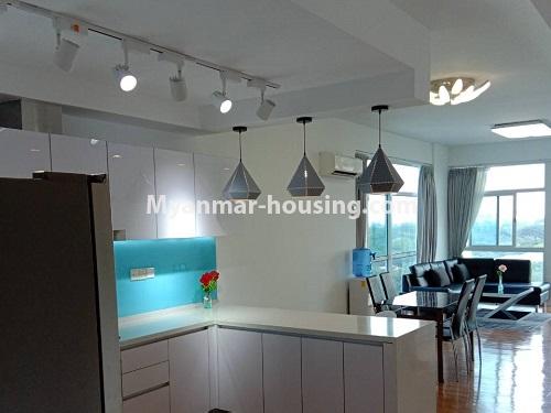 缅甸房地产 - 出租物件 - No.4495 - Modern room in Sanchaung Garden Residence for rent in Sanchaung! - kitchen, dining area and living room