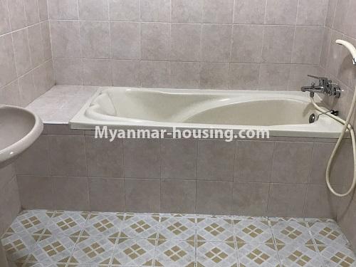 ミャンマー不動産 - 賃貸物件 - No.4497 - Two storey landed house with office option or residence option for rent in Bahan! - bathroom 1