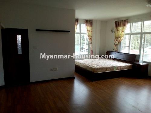 မြန်မာအိမ်ခြံမြေ - ငှားရန် property - No.4500 - ဗဟန်းတွင် မာစတာအိပ်ခန်း လေးခန်းပါပြီး ပရိဘောဂအပြည့်အစုံပါသော လုံးချင်းအိမ်တစ်လုံး ငှားရန်ရှိသည်။master bedroom 2