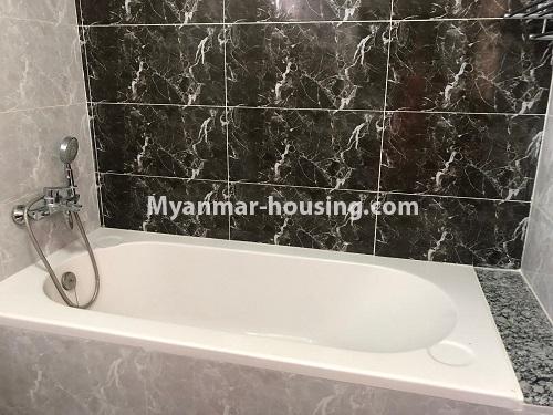 မြန်မာအိမ်ခြံမြေ - ငှားရန် property - No.4502 - စမ်းချောင်းမြို့နယ် Sanchaung Garden ကွန်ဒိုတွင် ပရိဘောဂပါပြီး အခန်းငှားရန် ရှိသည်။master bedroom bathroom