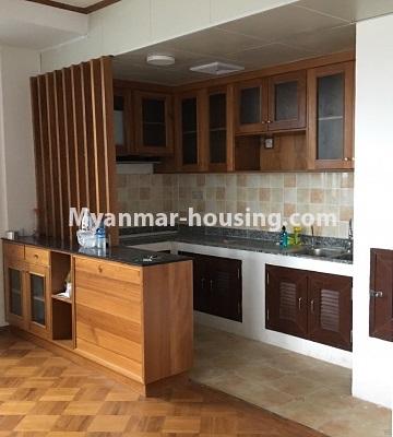 မြန်မာအိမ်ခြံမြေ - ငှားရန် property - No.4505 - စမ်းချောင်းမြို့နယ် Sanchaung Garden ကွန်ဒိုတွင် ပရိဘောဂပါပြီး အခန်းငှားရန် ရှိသည်။kitchen view