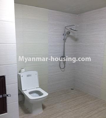 မြန်မာအိမ်ခြံမြေ - ငှားရန် property - No.4505 - စမ်းချောင်းမြို့နယ် Sanchaung Garden ကွန်ဒိုတွင် ပရိဘောဂပါပြီး အခန်းငှားရန် ရှိသည်။ - compound bathroom