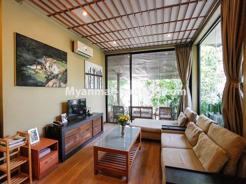 缅甸房地产 - 出租物件 - No.4510 - Lovely furnished one storey landed house for rent in 10 mile, Insein! - living room view