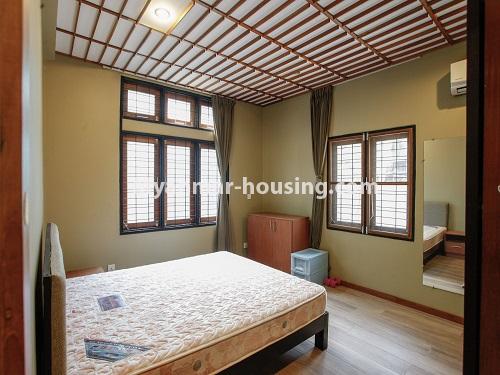 မြန်မာအိမ်ခြံမြေ - ငှားရန် property - No.4510 - အင်းစိန် ဆယ်မိုင်တွင် ပရိဘောဂအပြည့်အစုံပါပြီး နေချင်စဖွယ် တစ်ထပ်အိမ်တစ်လုံး ငှားမည်။single bedroom view