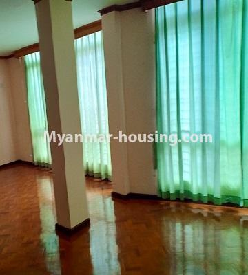 ミャンマー不動産 - 賃貸物件 - No.4518 - Three bedrooms apartment for rent in Highway Complex, Kamaryut! - living room