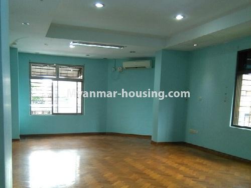 ミャンマー不動産 - 賃貸物件 - No.4534 - Spacious Condo Room for rent in University Yeik Mon Housing in Bahan! - master bedroom 
