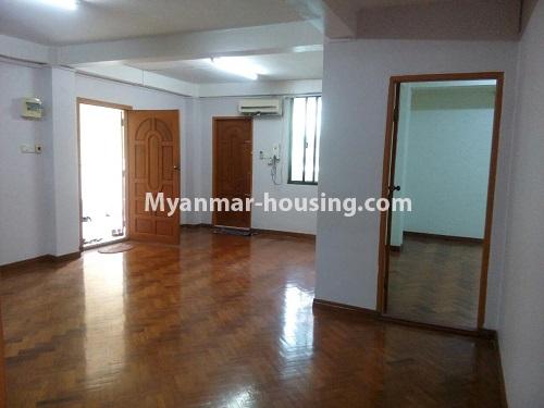 ミャンマー不動産 - 賃貸物件 - No.4544 - First floor apartment room for rent in Ma Kyee Kyee Street, Sanchaung! - living room v