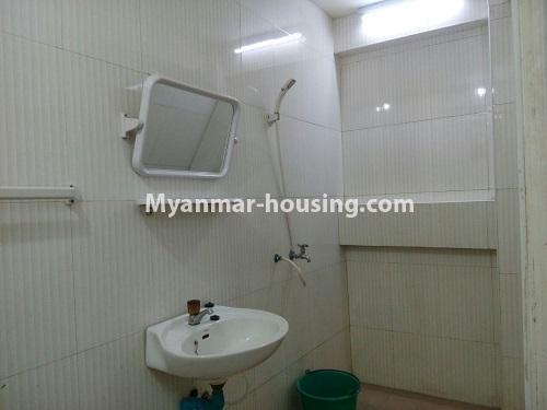 မြန်မာအိမ်ခြံမြေ - ငှားရန် property - No.4544 - စမ်းချောင်း မကြီးကြီးလမ်းတွင် ပထမထပ်တိုက်ခန်း ငှားရန်ရှိသည်။ - master bedroom bathroom