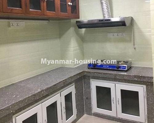 ミャンマー不動産 - 賃貸物件 - No.4547 - Large furnished Time Min Yae Kyaw Swar condominium room for rent in Ahlone! - kitchen view