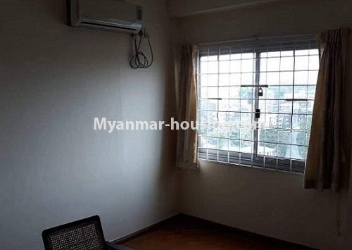 မြန်မာအိမ်ခြံမြေ - ငှားရန် property - No.4549 - ရှုခင်းကောင်းကောင်းနှင့် နေချင်သူများအတွက် ဈေးနှုန်းသင့်တင့်သည့် အခန်းတစ်ခန်းငှားရန်ရှိသည်။bedroom 2