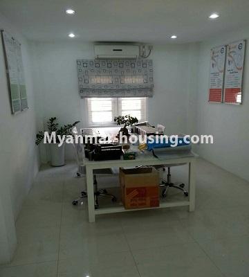 မြန်မာအိမ်ခြံမြေ - ငှားရန် property - No.4552 - ဒေါပုံတွင် ပရိဘောဂ အချို့ပါသော သုံးထပ်တိုက်အိမ် ငှားရန်ရှိသည်။first floor office area