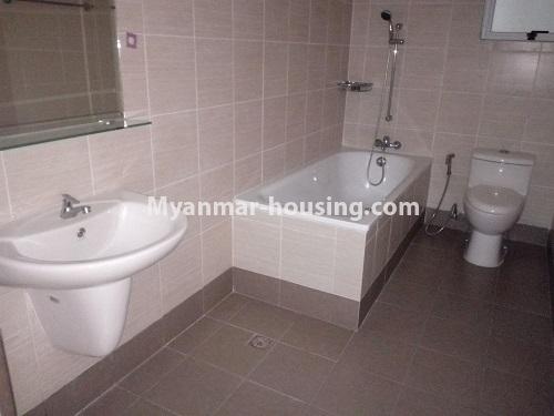 ミャンマー不動産 - 賃貸物件 - No.4559 - Duplex 4 bedrooms Star City Condo room for rent in Thanlyin! - bathroom view