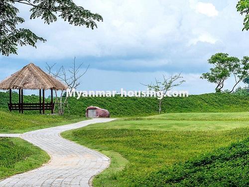 မြန်မာအိမ်ခြံမြေ - ငှားရန် property - No.4559 - သန်လျင် ကြယ်စင်မြို့တော်တွင် အိပ်ခန်းလေးခန်းပါသော နှစ်ထပ်ကွန်ဒိုခန်း ငှားရန်ရှိသည်။ golf course view