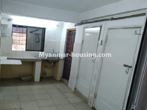 ミャンマー不動産 - 賃貸物件 - No.4560 - First floor apartment room for rent in Ye Kyaw, Pazundaung! - kitchen area