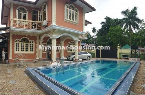 မြန်မာအိမ်ခြံမြေ - ငှားရန် property - No.4565 - ေ၀ဇယန္တာလမ်းမကြီးအနီးတွင် ရေကူးကန်ပါသည့် လုံးချင်းအိမ်တစ်လုံး ငှားရန်ရှိသည်။ - house and swimming pool view