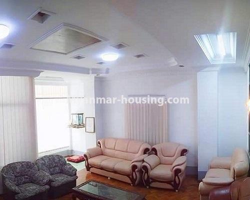 ミャンマー不動産 - 賃貸物件 - No.4567 - Large first floor condominium room for rent in Pazundaung! - living room view