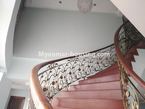 缅甸房地产 - 出租物件 - No.4569 - Four bedrooms duplex penthouse with Hlaing River View for rent in Lanmadaw! - stair view