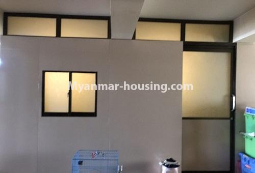 Myanmar real estate - for rent property - No.4572 - Large apartment room for rent in Yangon Downtown. - bedroom wall