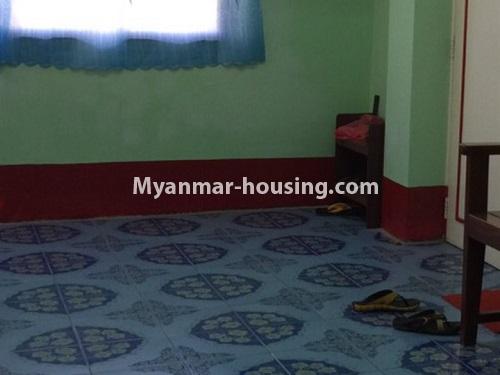 ミャンマー不動産 - 賃貸物件 - No.4597 - Two bedroom fourth floor apartment room for rent in Lanmadaw! - bedroom view