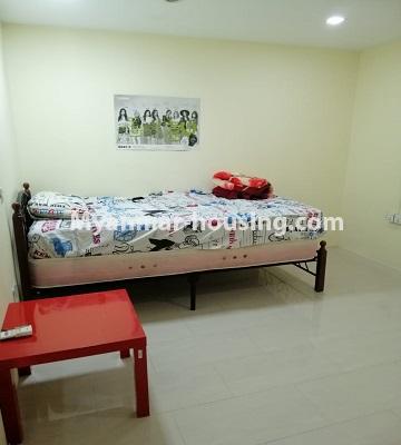 ミャンマー不動産 - 賃貸物件 - No.4599 - Muditar Condominium Small furnished room for rent in Mayangone! - master bedroom view