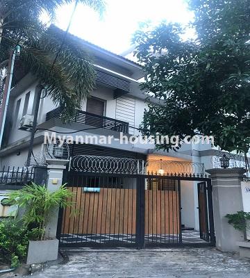 ミャンマー不動産 - 賃貸物件 - No.4605 - Furnished three storey landed house with 5 bedrooms for rent in Golden Valley, Bahan! - house front size and gate view