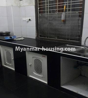 မြန်မာအိမ်ခြံမြေ - ငှားရန် property - No.4606 - ရန်ကင်း ဝါဝါ၀င်း အိမ်ရာတွင် ပရိဘောဂပါသောတိုက်ခန်း ငှားရန်ရှိသည်။kitchen view