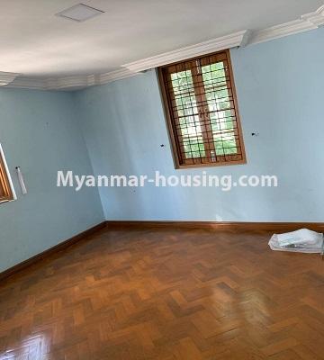 မြန်မာအိမ်ခြံမြေ - ငှားရန် property - No.4610 - သန်လျင်တံတားအနီးတွင် ပရိဘောဂ အပြည့်အစုံပါသော လုံးချင်းအိမ်တစ်လုံး ရောင်းရန်ရှိသည်။single bedroom view