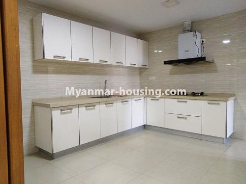 ミャンマー不動産 - 賃貸物件 - No.4611 - Furnished Thazin Condominium room for rent in Ahkibe! - kitchen view
