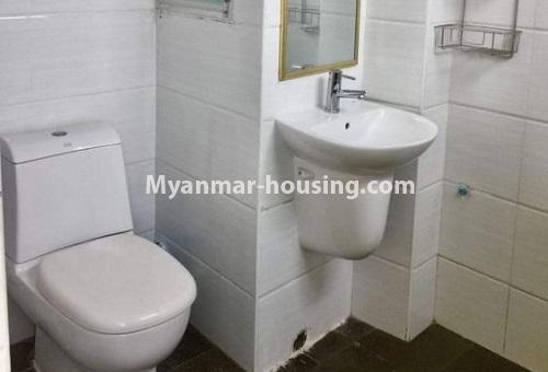 缅甸房地产 - 出租物件 - No.4617 - Pent House with a panoramic view for rent near Inya Lake! - bathroom view