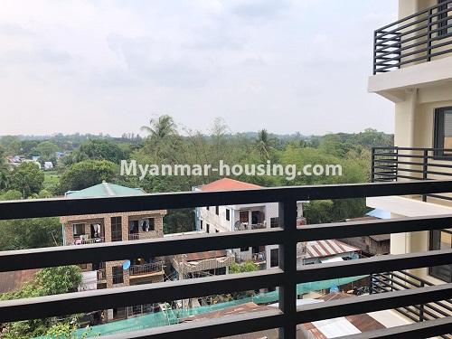 မြန်မာအိမ်ခြံမြေ - ငှားရန် property - No.4621 - အင်းစိန်တွင် အိပ်ခန်းနှစ်ခန်းပါသော ရိုင်ရယ်သီရီကွန်ဒိုခန်း ငှားရန်ရှိသည်။ - balcony view