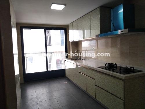 ミャンマー不動産 - 賃貸物件 - No.4622 - Furnished Thazin Condominium room for rent in Ahkibe! - kitchen view