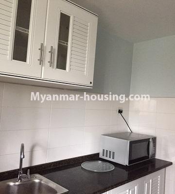 မြန်မာအိမ်ခြံမြေ - ငှားရန် property - No.4624 - ရန်ကင်း စပေ့(စ်)ကွန်ဒိုတွင် အိပ်ခန်းသုံးခန်းနှင့် ပရိဘောဂပါသော အခန်းငှားရန် ရှိသည်။kitchen view