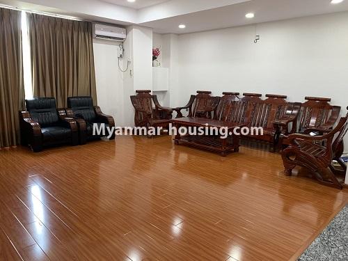 မြန်မာအိမ်ခြံမြေ - ငှားရန် property - No.4626 - အလုံတွင် ပရိဘောဂပါသော ဆင်မင်းကွန်ဒိုခန်း ငှားရန်ရှိသည်။ - living room view