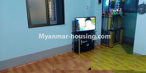 မြန်မာအိမ်ခြံမြေ - ငှားရန် property - No.4637 - လှိုင်တွင် အိပ်ခန်းသုံးခန်းပါသော တိုက်ခန်းငှားရန်ရှိသည်။ - living room view