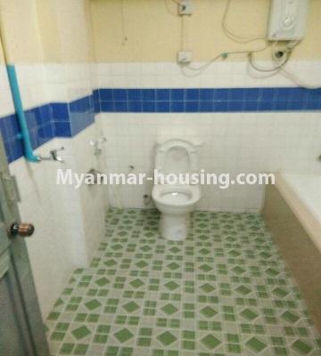 缅甸房地产 - 出租物件 - No.4638 - Furnished Wizaya Plaza Room for rent in Sanchaung! - master bedroom bathroom