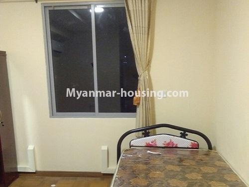 မြန်မာအိမ်ခြံမြေ - ငှားရန် property - No.4642 - ပစ္စည့်းအပြည့်အစုံဖြင့် Royal Thukha Condo တွင် အခန်းတစ်ခန်းငှားရန်ရှိသည်။single bedroom view