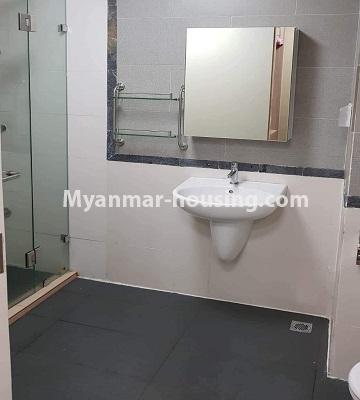 မြန်မာအိမ်ခြံမြေ - ငှားရန် property - No.4643 - သန်လျင် Star City ကွန်ဒိုတွင် အိပ်ခန်းသုံးခန်းပါသည့် အခန်း တစ်ခန်း ငှားရန်ရှိသည်။bathroom 2 view