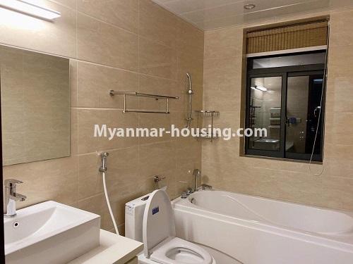 ミャンマー不動産 - 賃貸物件 - No.4644 - Two bedroom Golden City Condominium room for rent in Yankin! - master bedroom bathroom view