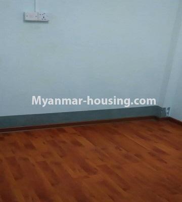 缅甸房地产 - 出租物件 - No.4645 - Furnished and decorated apartment room for rent in Sanchaung! - bedroom view