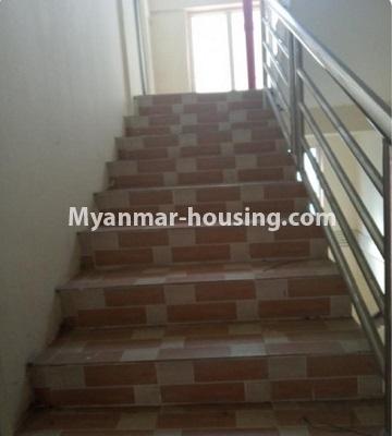 ミャンマー不動産 - 賃貸物件 - No.4646 - One bedroom Mini Condo room for rent near Gwa Zay, Sanchaung! - stair view