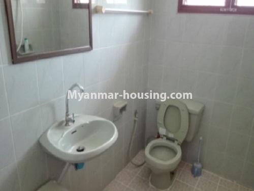 မြန်မာအိမ်ခြံမြေ - ငှားရန် property - No.4647 - သန်လျင်တွင် လုံးချင်းကောင်းကောင်းတစ်လုံး ငှားရန်ရှိသည်။ - another bathroom view
