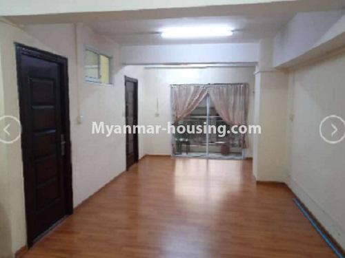 缅甸房地产 - 出租物件 - No.4652 - Two bedrooms unit in 50th Street Condominium, Botahtaung! - living room view